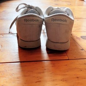 White Reebok Cheerleading/sport shoes. Comfortable excellent condition.